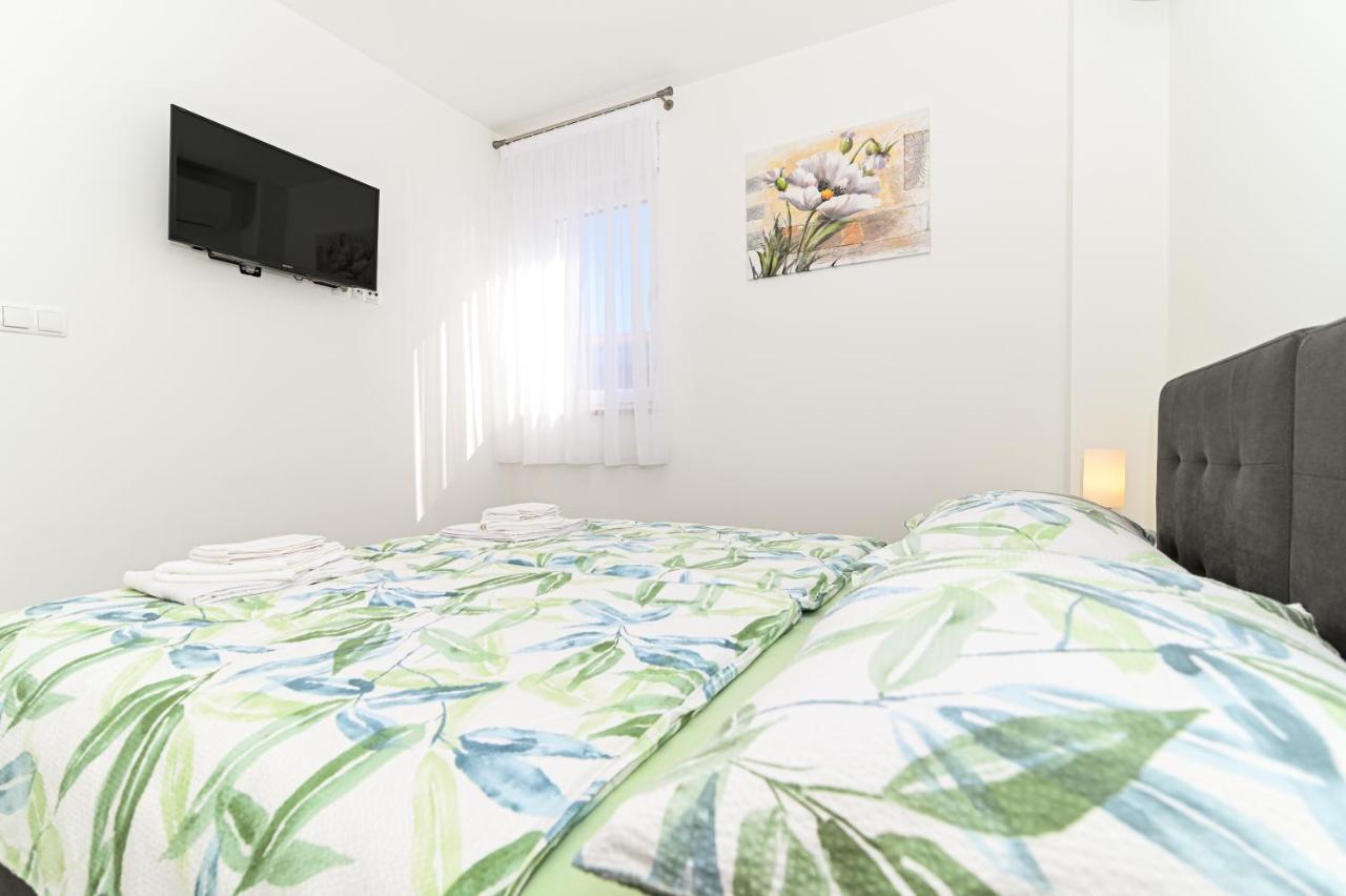 Luxury Apartment With Swimming Pool Ana Trogir Eksteriør bilde