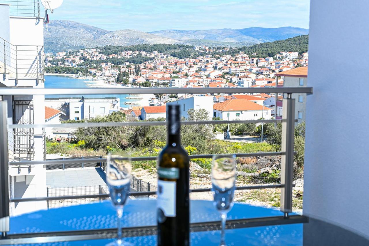 Luxury Apartment With Swimming Pool Ana Trogir Eksteriør bilde