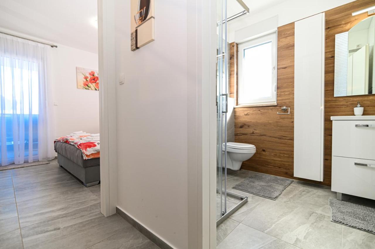 Luxury Apartment With Swimming Pool Ana Trogir Eksteriør bilde
