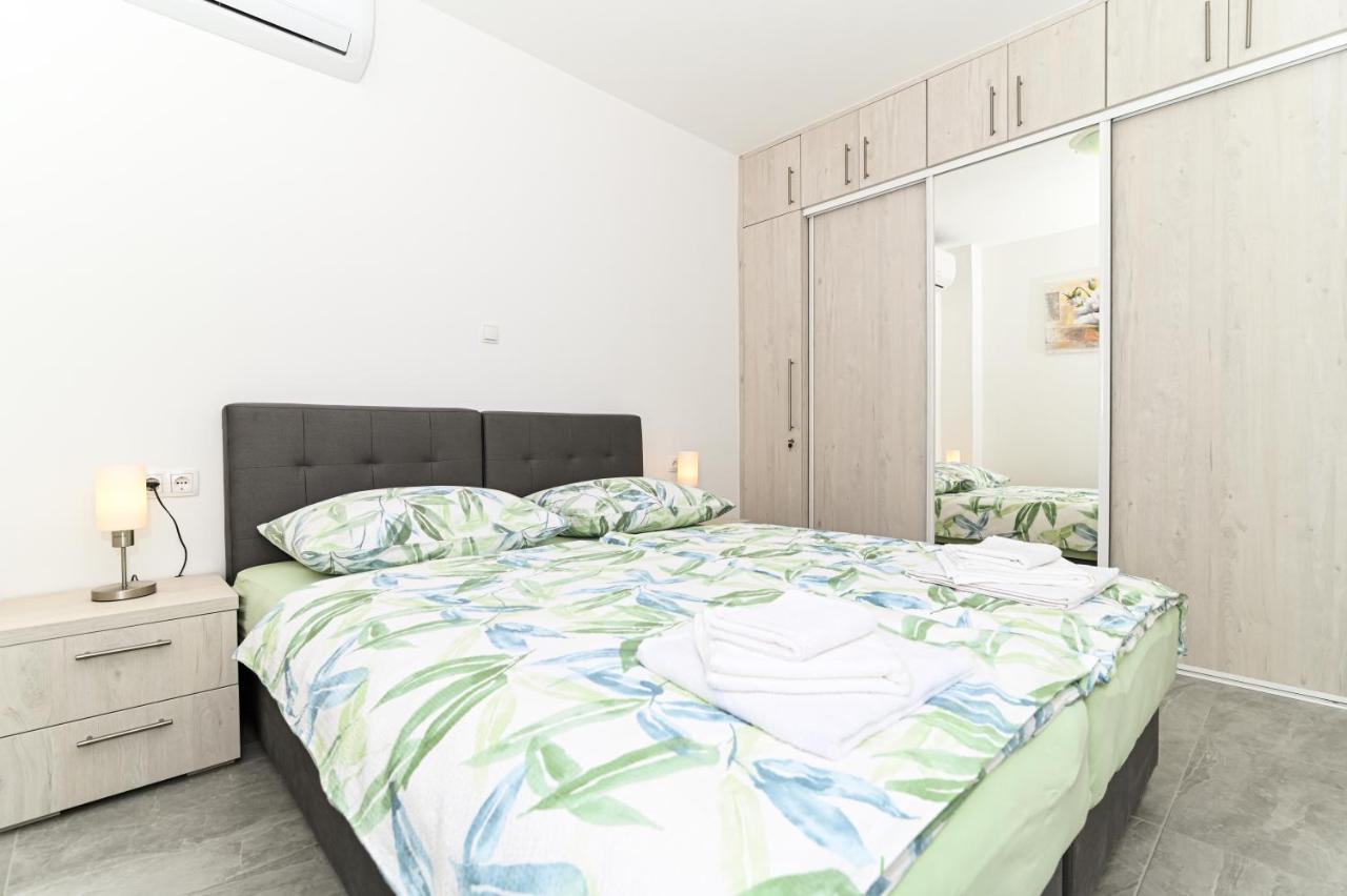 Luxury Apartment With Swimming Pool Ana Trogir Eksteriør bilde