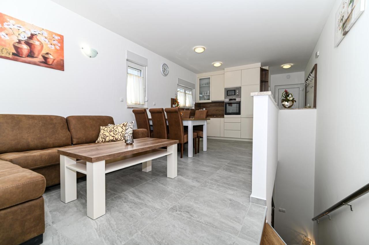 Luxury Apartment With Swimming Pool Ana Trogir Eksteriør bilde