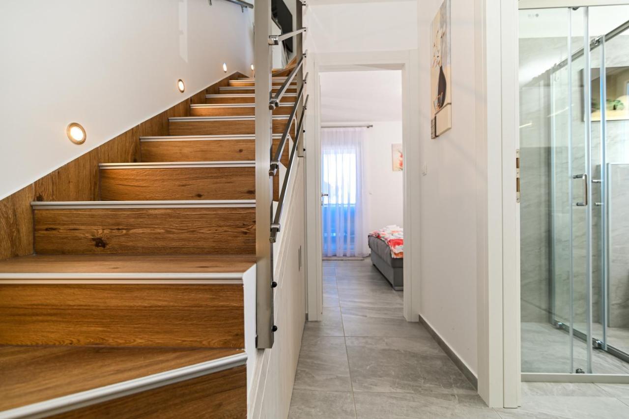 Luxury Apartment With Swimming Pool Ana Trogir Eksteriør bilde