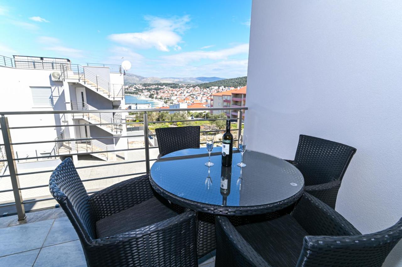 Luxury Apartment With Swimming Pool Ana Trogir Eksteriør bilde