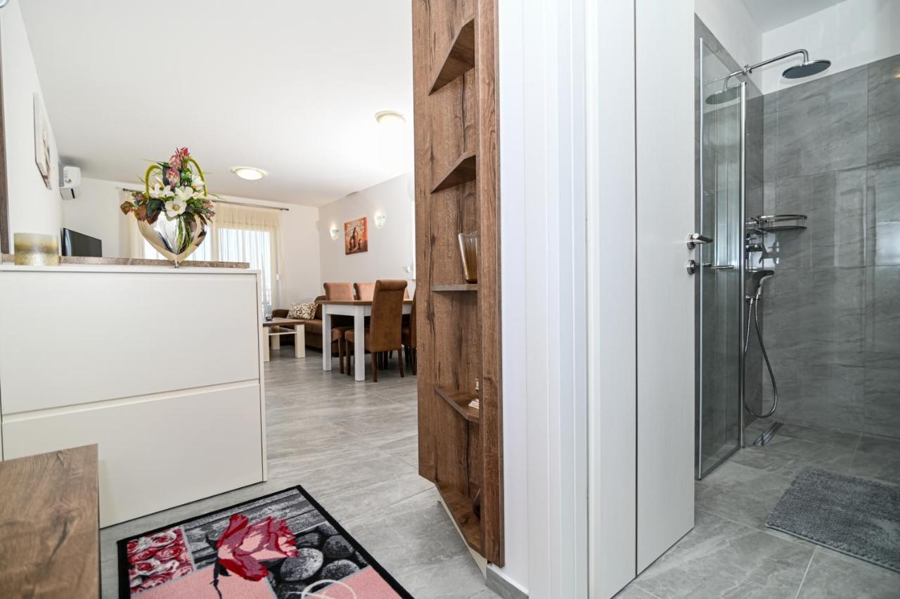 Luxury Apartment With Swimming Pool Ana Trogir Eksteriør bilde