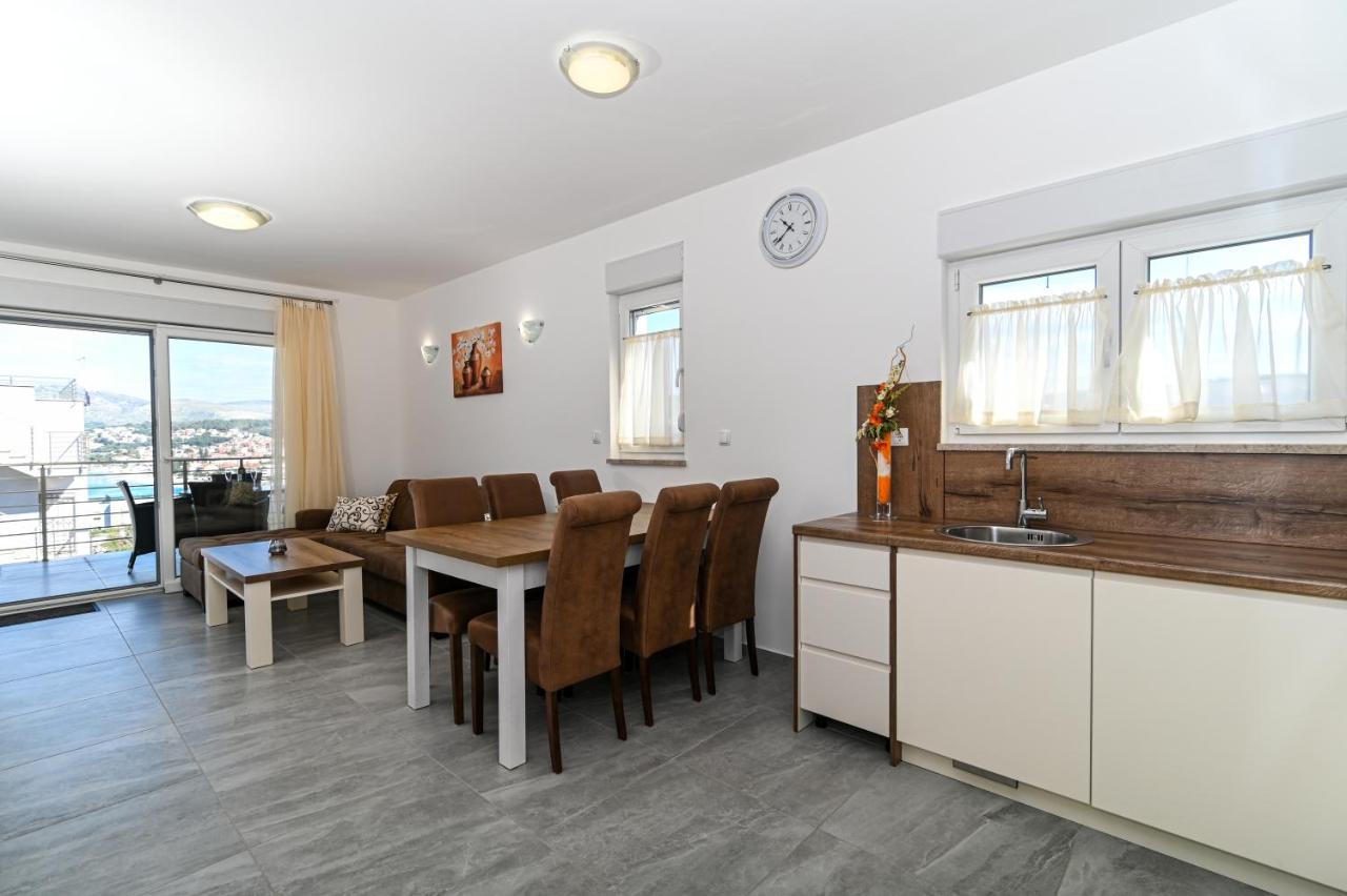 Luxury Apartment With Swimming Pool Ana Trogir Eksteriør bilde