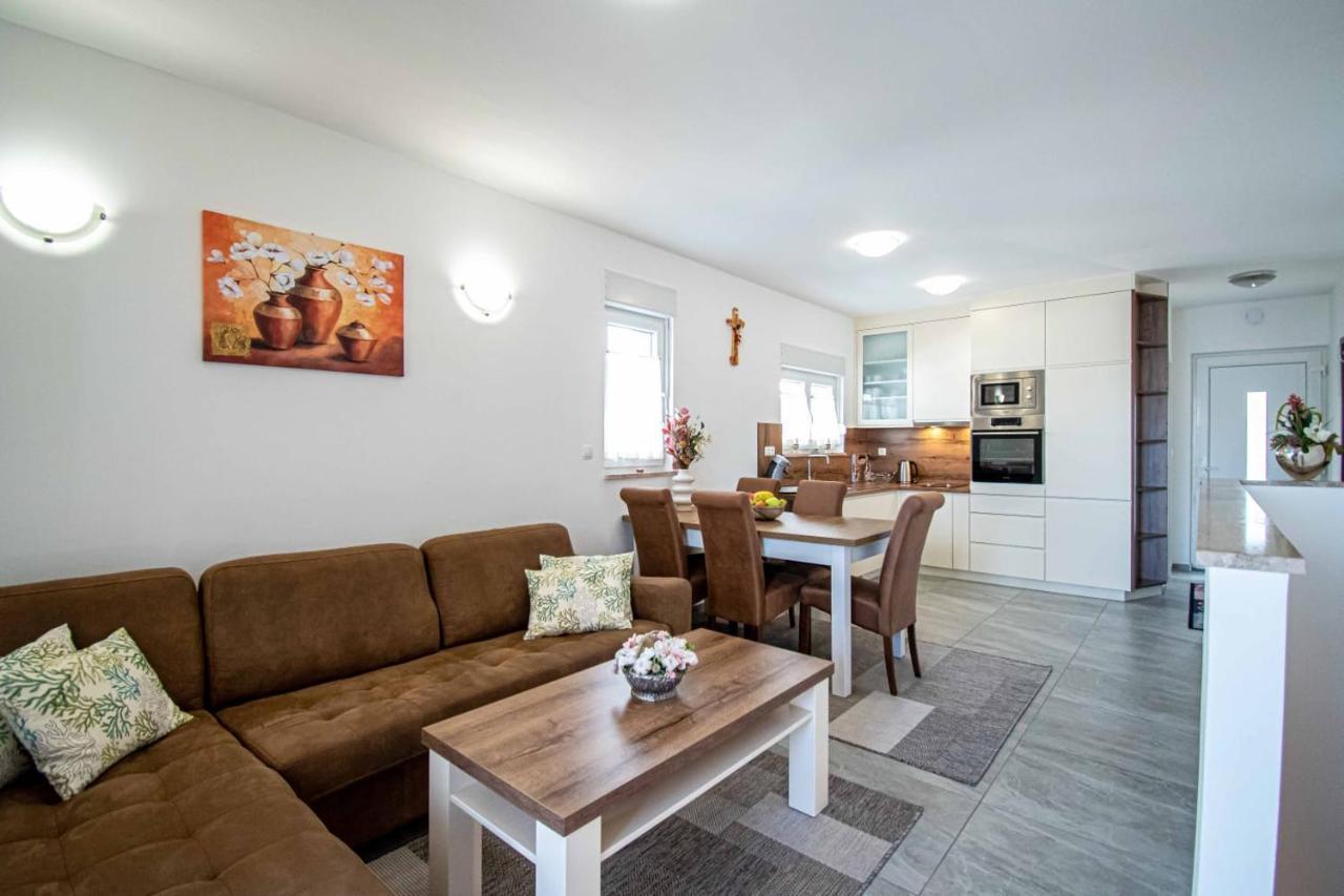 Luxury Apartment With Swimming Pool Ana Trogir Eksteriør bilde