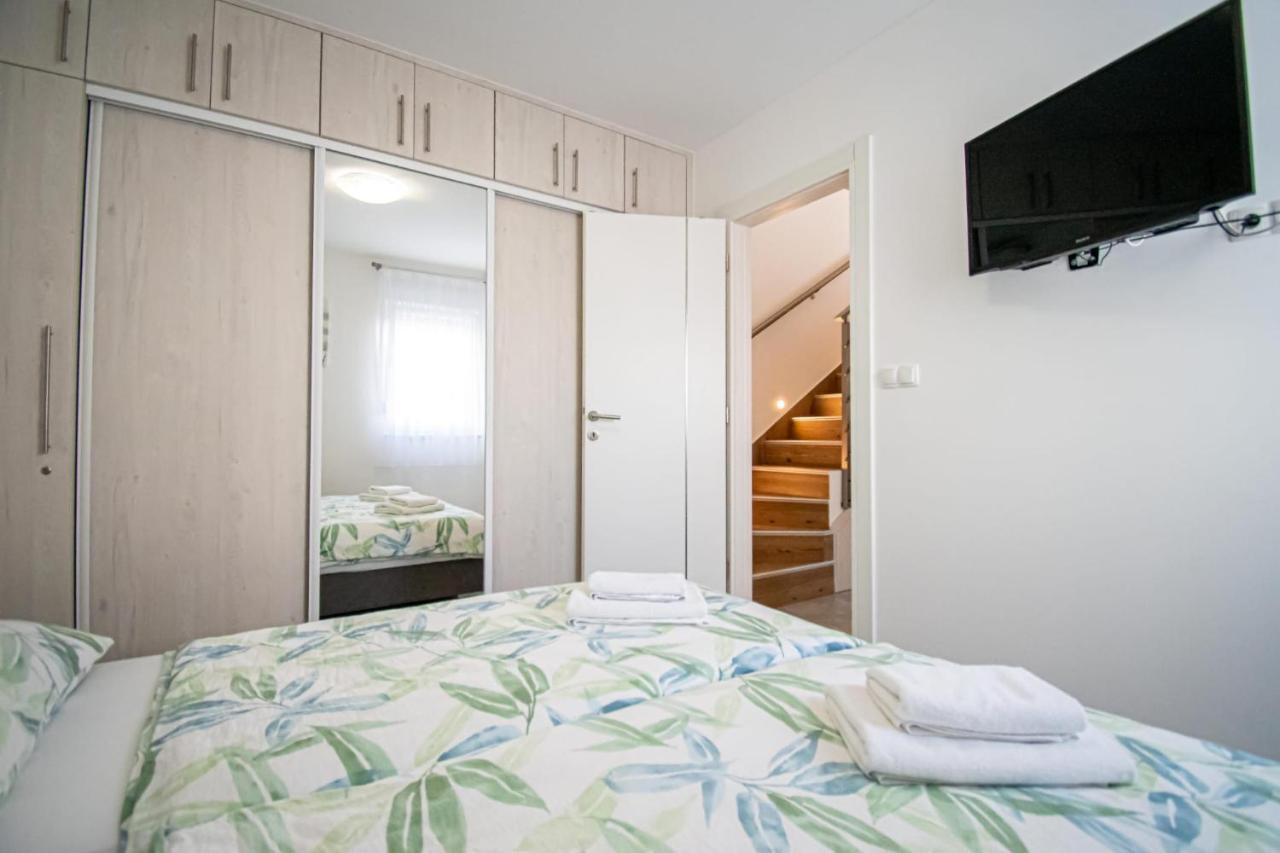 Luxury Apartment With Swimming Pool Ana Trogir Eksteriør bilde